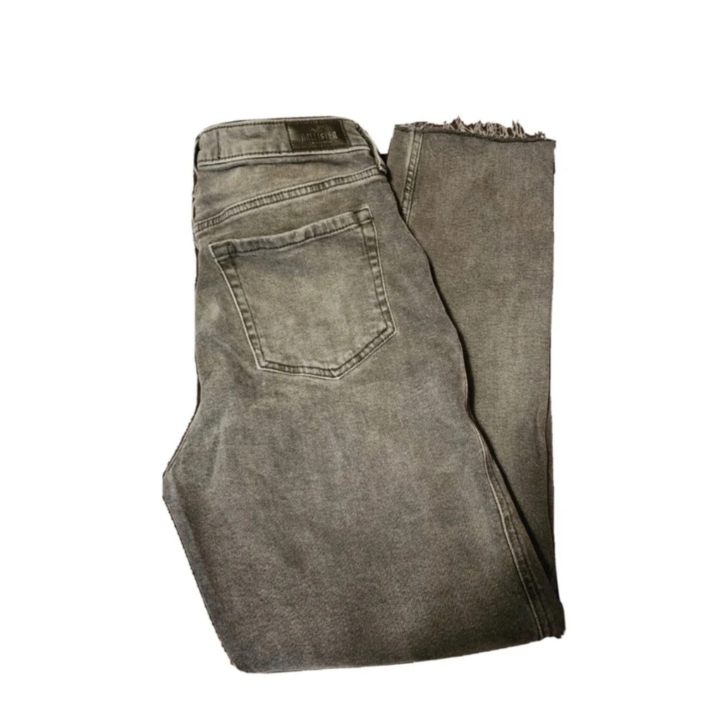 Hollister Ultra High Rise Mom Jeans Faded Black Size 7L
